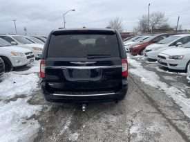 2014 Chrysler Town&Country Touring Minivan 7 Passenger Fully Loaded Leather  Power Sliding Door Navigaction rear View Camra Fully Stow’n’Go Certified