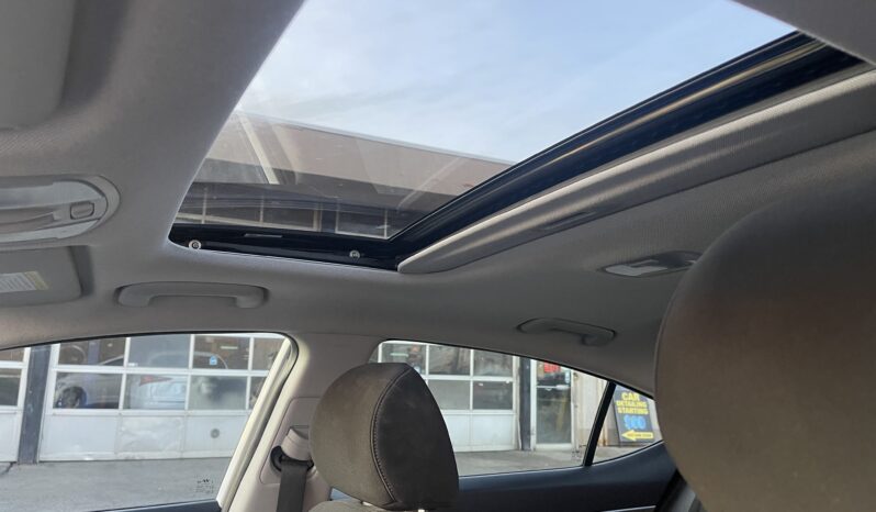 
								2018 Hyundai Elantra GL SE 4 Dr Auto Sedan Alloy Wheels Heated Seats Bluetooth Sunroof Certified full									
