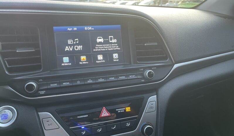
								2018 Hyundai Elantra GL SE 4 Dr Auto Sedan Alloy Wheels Heated Seats Bluetooth Sunroof Certified full									