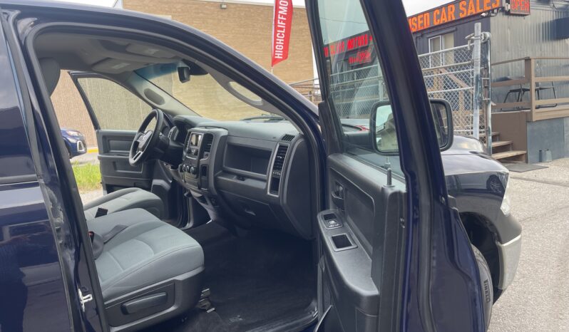 
								2017 Dodge RAM 1500 Crew Cab 4WD Pickup Truck 4 Dr Auto 6 Passenger Alloy Wheels Bluetooth Rear View Camra Certified full									