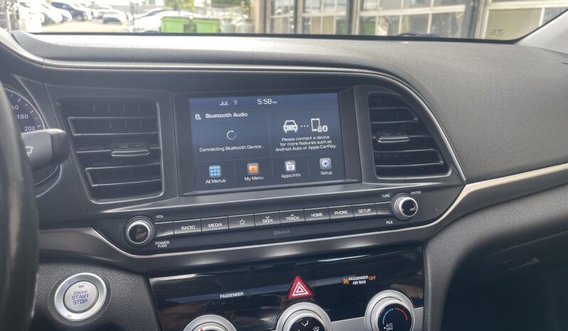 
								2020 Hyundai Elantra Preferred 4Dr Auto Sedan Alloy Wheels Sunroof Heated Seats Bluetooth Rear View camra Certified full									