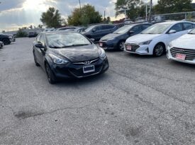 2014 Hyundai Elantra SE 4 Dr Auto Sedan Alloy Wheels Heated Seats Bluetooth Low KM Certified