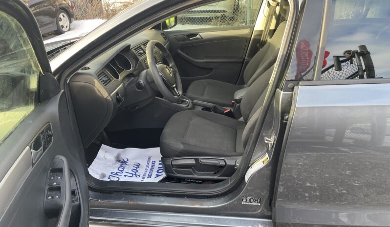 
								2017 Volkswagen Jetta Trendline  4 Dr Auto Sedan Alloy Wheels Heated Seats Bluetooth Rear View Camra Certified full									