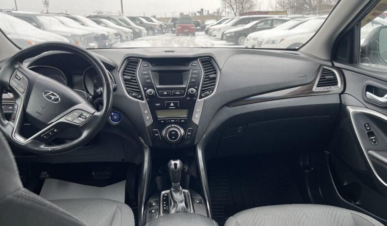 
								2016 Hyundai Santa FE XL AWD SUV 4 Dr Auto 7 Passenger V6 , Alloy Wheels Heated Seats Bluetooth Rear View Camra Certified full									