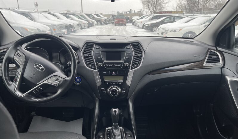 
								2016 Hyundai Santa FE XL AWD SUV 4 Dr Auto 7 Passenger V6 , Alloy Wheels Heated Seats Bluetooth Rear View Camra Certified full									