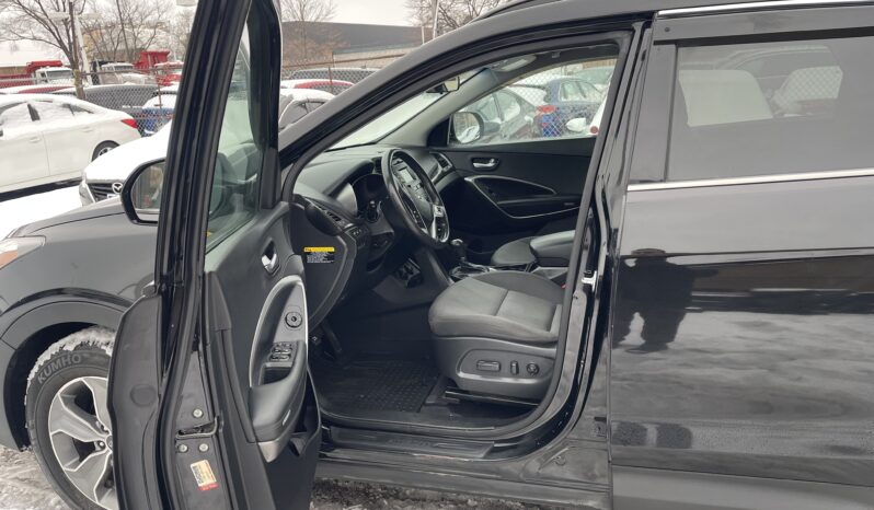 
								2016 Hyundai Santa FE XL AWD SUV 4 Dr Auto 7 Passenger V6 , Alloy Wheels Heated Seats Bluetooth Rear View Camra Certified full									