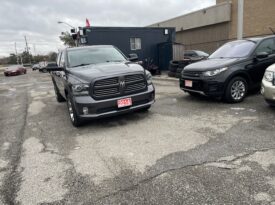 2014 Dodge RAM 1500 crew Cab Sport 4WD V8 ,5.7 , 4 Dr Auto 6 Passenger Leather Sunroof Alloy Wheels Heated Seats Bluetooth Rear View Camra Certified