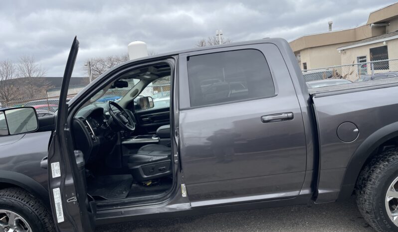 
								2014 Dodge RAM 1500 crew Cab Sport 4WD V8 ,5.7 , 4 Dr Auto 6 Passenger Leather Sunroof Alloy Wheels Heated Seats Bluetooth Rear View Camra Certified full									