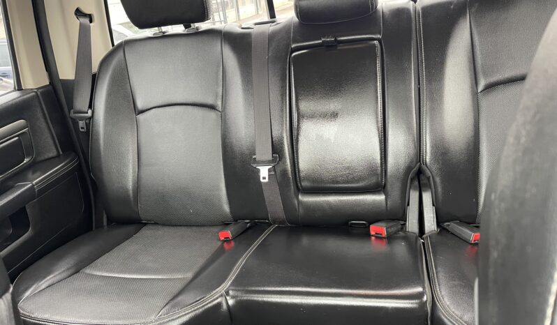 
								2014 Dodge RAM 1500 crew Cab Sport 4WD V8 ,5.7 , 4 Dr Auto 6 Passenger Leather Sunroof Alloy Wheels Heated Seats Bluetooth Rear View Camra Certified full									