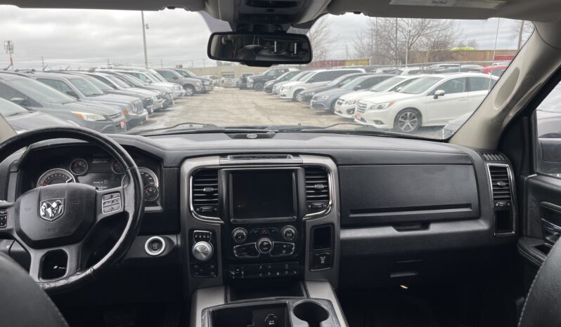 
								2014 Dodge RAM 1500 crew Cab Sport 4WD V8 ,5.7 , 4 Dr Auto 6 Passenger Leather Sunroof Alloy Wheels Heated Seats Bluetooth Rear View Camra Certified full									