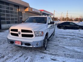 2018 RAM 1500 Crew Cab 4WD Outdoorsman 4 Dr Auto 5 Passenger V8 , 5.7L Alloy Wheels Bluetooth Rear View Camra Certified