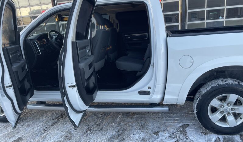 
								2018 RAM 1500 Crew Cab 4WD Outdoorsman 4 Dr Auto 5 Passenger V8 , 5.7L Alloy Wheels Bluetooth Rear View Camra Certified full									