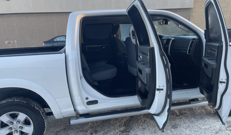 
								2018 RAM 1500 Crew Cab 4WD Outdoorsman 4 Dr Auto 5 Passenger V8 , 5.7L Alloy Wheels Bluetooth Rear View Camra Certified full									