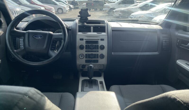 
								2011 Ford Escape XLT 4 Dr Auto SUV V6 Alloy Wheels Fog Light Certified full									