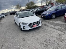 2018 Hyundai Elantra GL 4 Dr Sunroof Auto Sedan Alloy Wheels Heated Seats Bluetooth Navigaction Rear View camra Certified