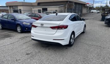 
									2018 Hyundai Elantra GL 4 Dr Sunroof Auto Sedan Alloy Wheels Heated Seats Bluetooth Navigaction Rear View camra Certified full								