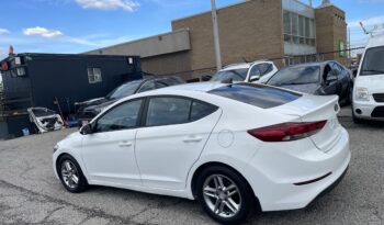 
									2018 Hyundai Elantra GL 4 Dr Sunroof Auto Sedan Alloy Wheels Heated Seats Bluetooth Navigaction Rear View camra Certified full								