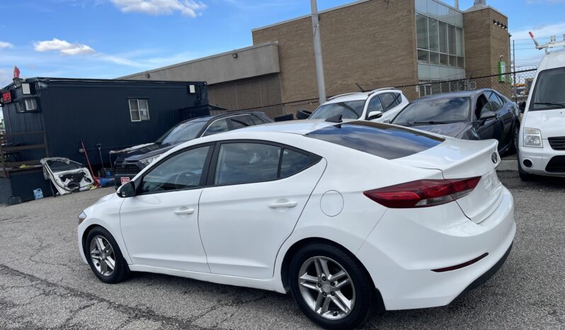 
								2018 Hyundai Elantra GL 4 Dr Sunroof Auto Sedan Alloy Wheels Heated Seats Bluetooth Navigaction Rear View camra Certified full									