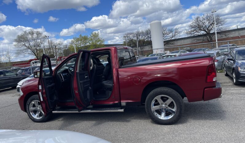 
								2012 RAM 1500 Sport 4WD 4 Dr Auto 5 Passenger V8 , 5.7L Alloy Wheels Sunroof Navigaction Bluetooth Leather Certified full									