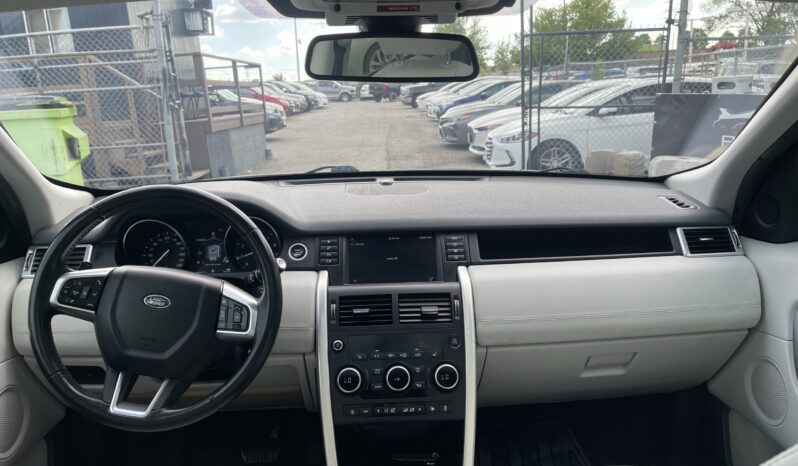 
								2018 Land Rover Discovery Sport SE 4WD SUV 4 Dr Auto Leather Sunroof Alloy Wheels Heated Seats Bluetooth Navigaction Rear View Camra Certified full									