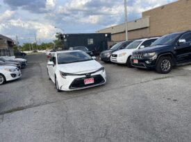 2020 Toyota Corolla XLE 4 Dr Auto Sedan Leather Sunroof Heated Seats Bluetooth Navigaction Rear View Camra Certified