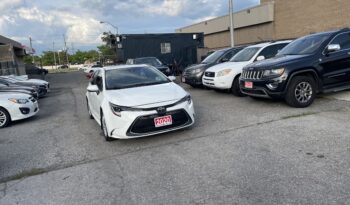 
									2020 Toyota Corolla XLE 4 Dr Auto Sedan Leather Sunroof Heated Seats Bluetooth Navigaction Rear View Camra Certified full								