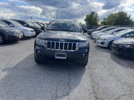 2012  Jeep Grand Cherokee Laredo 4 Dr Auto SUV 4WD ,V8 , 5.7L Leather Sunroof Alloy Wheels Heated Seats Bluetooth Rear View Camra Certified