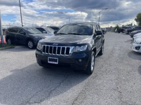 2012  Jeep Grand Cherokee Laredo 4 Dr Auto SUV 4WD ,V8 , 5.7L Leather Sunroof Alloy Wheels Heated Seats Bluetooth Rear View Camra Certified