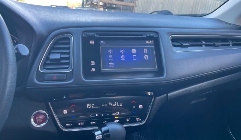 
								2016 HONDA HR-V 4WD 4 Dr Auto Alloy Wheels Sunroof Heated Seats Bluetooth Rear View Camra Certified full									
