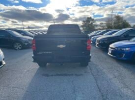 2017 CHEVROLET SILVERADO 1500 LT 4WD 4 Dr Auto 6 Passenger V8 , 5.3L , 6.4 FET BOX Gasoline Alloy Wheels Bluetooth Rear View Camra Certified