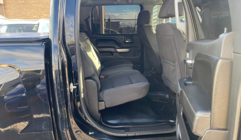 
								2017 CHEVROLET SILVERADO 1500 LT 4WD 4 Dr Auto 6 Passenger V8 , 5.3L , 6.4 FET BOX Gasoline Alloy Wheels Bluetooth Rear View Camra Certified full									